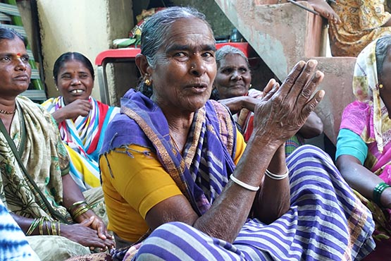 groupes de femmes dans les villages