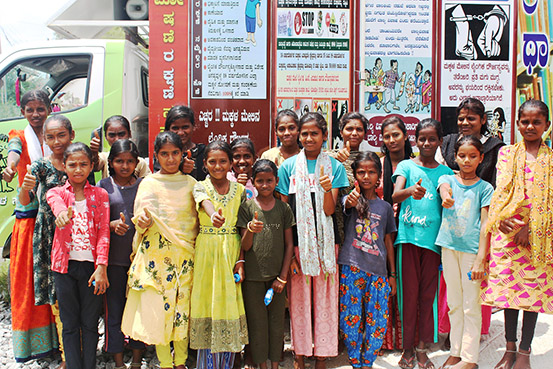 Information et sensibilisation des adolescentes